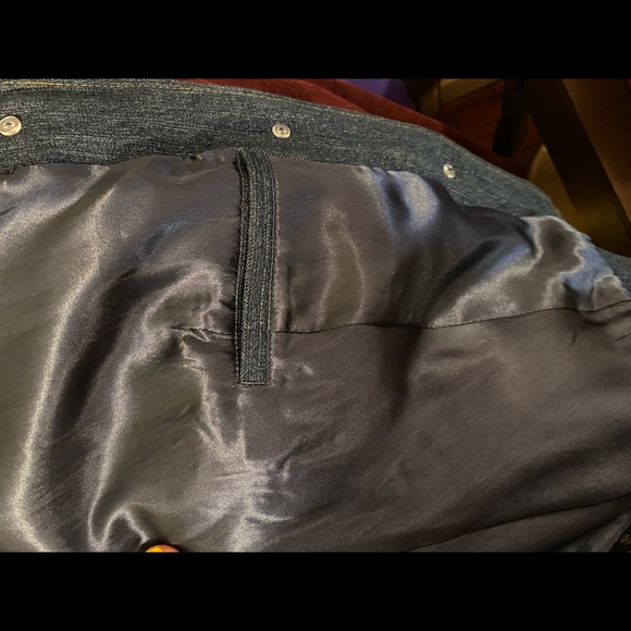 Stylish Denim Jacket - Picture 7 of 8